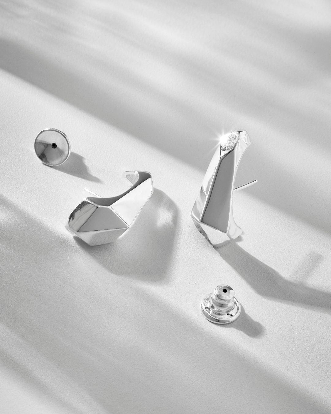 Prisma Earhook